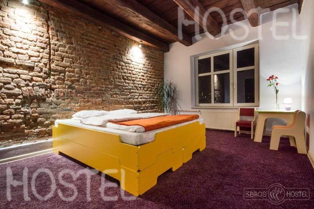 3 Bros' Hostel Cieszyn チェシン 部屋 写真