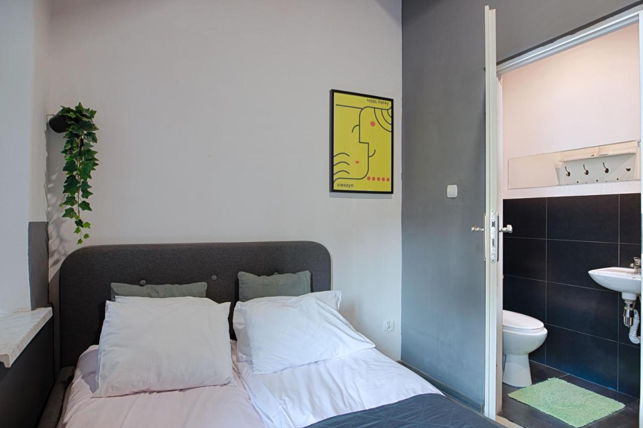 3 Bros' Hostel Cieszyn チェシン エクステリア 写真