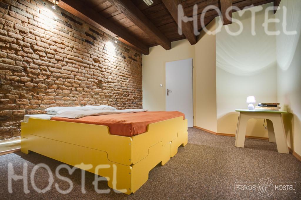3 Bros' Hostel Cieszyn チェシン 部屋 写真