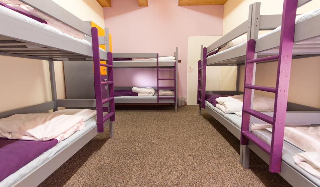3 Bros' Hostel Cieszyn チェシン 部屋 写真