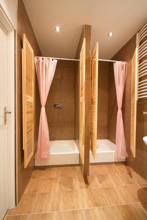 3 Bros' Hostel Cieszyn チェシン 部屋 写真