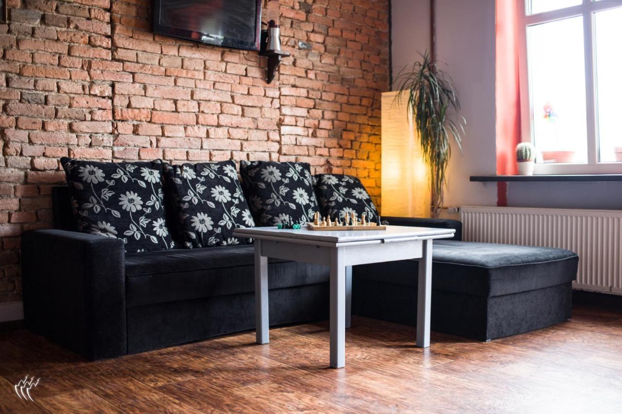 3 Bros' Hostel Cieszyn チェシン エクステリア 写真